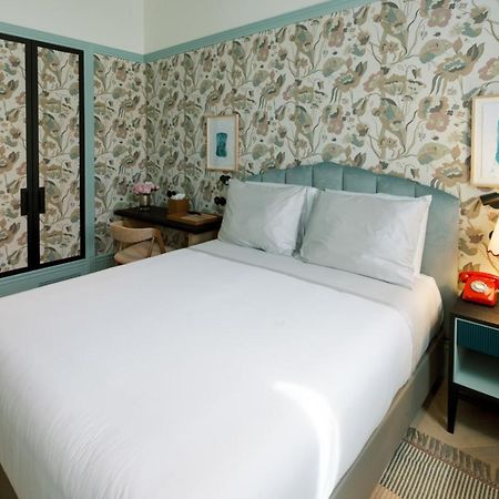 The Editory Boulevard Aliados Hotel - Preferred Hotels Πόρτο Εξωτερικό φωτογραφία A bedroom at the Standard East Village