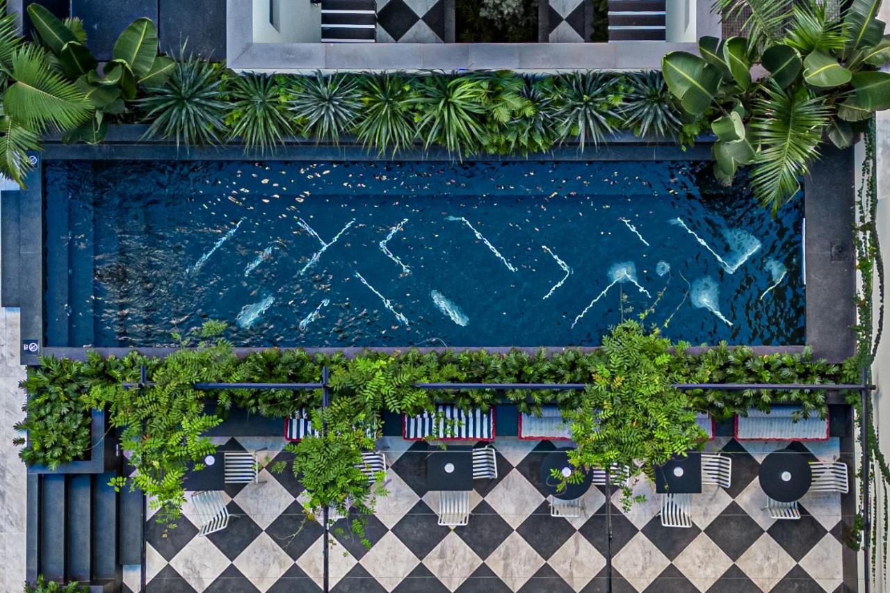 The Editory Boulevard Aliados Hotel - Preferred Hotels Πόρτο Εξωτερικό φωτογραφία The pool at the hotel