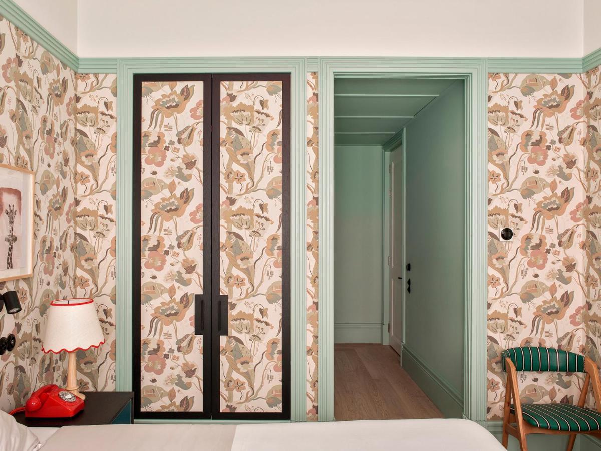 The Editory Boulevard Aliados Hotel - Preferred Hotels Πόρτο Εξωτερικό φωτογραφία Wallpaper by the Dutch designer